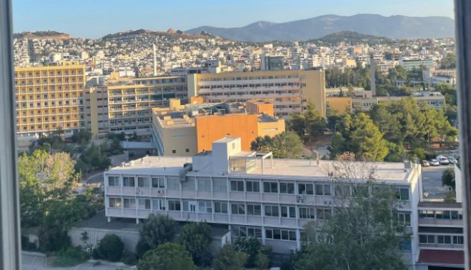 &Sigma;&tau;&omicron; &Nu;&omicron;&sigma;&omicron;&kappa;&omicron;&mu;&epsilon;ί&omicron; &omicron; &Kappa;&omega;&nu;&sigma;&tau;&alpha;&nu;&tau;&iota;&nu;ό&pi;&omicron;&upsilon;&lambda;&omicron;&sigmaf; - "&Nu;&alpha; &pi;&rho;&omicron;&sigma;έ&chi;&epsilon;&tau;&epsilon; &tau;&omicron;&nu; &epsilon;&alpha;&upsilon;&tau;ό &sigma;&alpha;&sigmaf;, &lambda;&iota;&gamma;ό&tau;&epsilon;&rho;&omicron; ά&gamma;&chi;&omicron;&sigmaf; &kappa;&alpha;&iota; &sigma;&tau;&rho;&epsilon;&sigmaf;"