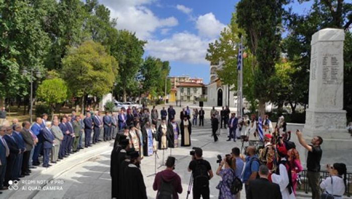 &Phi;&omega;&tau;&omicron;&gamma;&rho;&alpha;&phi;&iota;&kappa;ά "&kappa;&lambda;&iota;&kappa;" &alpha;&pi;ό &tau;&iota;&sigmaf; &epsilon;&kappa;&delta;&eta;&lambda;ώ&sigma;&epsilon;&iota;&sigmaf; &tau;&eta;&sigmaf; Ά&lambda;&omega;&sigma;&eta;&sigmaf; &sigma;&epsilon; &Tau;&rho;ί&pi;&omicron;&lambda;&eta; &kappa;&alpha;&iota; &Lambda;&iota;&mu;&pi;&omicron;&beta;ί&sigma;&iota; (&epsilon;&iota;&kappa;ό&nu;&epsilon;&sigmaf;)