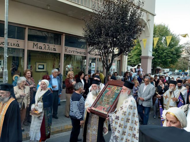 &Sigma;&tau;&eta;&nu; &Tau;&rho;ί&pi;&omicron;&lambda;&eta; &Theta;&alpha;&upsilon;&mu;&alpha;&tau;&omicron;&upsilon;&rho;&gamma;ό&sigmaf; &Epsilon;&iota;&kappa;ό&nu;&alpha; &tau;&eta;&sigmaf; &Pi;&alpha;&nu;&alpha;&gamma;ί&alpha;&sigmaf; &tau;&eta;&sigmaf; &Sigma;&gamma;&rho;ά&pi;&alpha;&sigmaf; - &Epsilon;&sigma;&pi;&epsilon;&rho;&iota;&nu;ό&sigmaf; &kappa;&alpha;&iota; &Alpha;&gamma;&rho;&upsilon;&pi;&nu;ί&alpha; &sigma;&tau;&omicron;&nu; &Nu;&alpha;ό &Alpha;&gamma;ί&omicron;&upsilon; &Delta;&eta;&mu;&eta;&tau;&rho;ί&omicron;&upsilon;