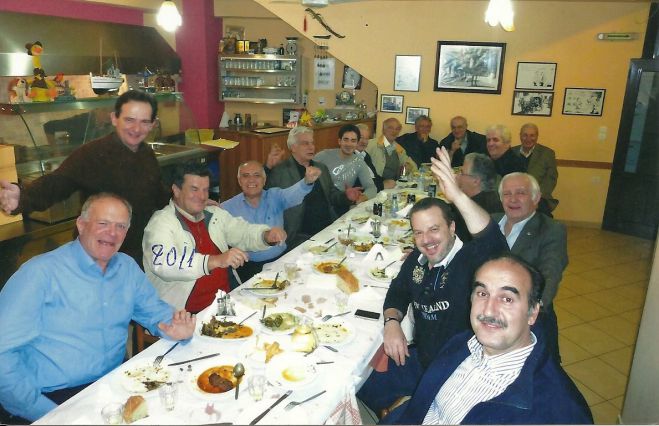 &Eta; &phi;&omega;&tau;&omicron;&gamma;&rho;&alpha;&phi;ί&alpha; &pi;&omicron;&upsilon; "&alpha;&nu;έ&beta;&alpha;&sigma;&epsilon;" &omicron; &Delta;&eta;&mu;&omicron;&sigma;&theta;έ&nu;&eta;&sigmaf; &sigma;&tau;&eta; &mu;&nu;ή&mu;&eta; &tau;&omicron;&upsilon; &Gamma;&rho;&eta;&gamma;ό&rho;&eta; &Mu;&epsilon;&gamma;&rho;έ&mu;&eta;