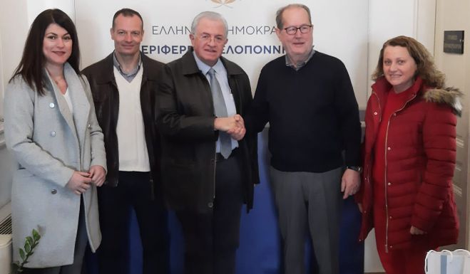 &Kappa;&omicron;ύ&beta;&epsilon;&lambda;&alpha;&sigmaf;: "&Delta;&iota;&alpha;&rho;&kappa;έ&sigmaf; &kappa;&alpha;&iota; &alpha;&mu;έ&rho;&iota;&sigma;&tau;&omicron; &epsilon;&nu;&delta;&iota;&alpha;&phi;έ&rho;&omicron;&nu; &tau;&omicron;&upsilon; &kappa;. &Nu;ί&kappa;&alpha; &gamma;&iota;&alpha; &tau;&omicron; &Kappa;έ&nu;&tau;&rho;&omicron; &Upsilon;&gamma;&epsilon;ί&alpha;&sigmaf; &Tau;&rho;ί&pi;&omicron;&lambda;&eta;&sigmaf;"