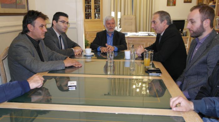 &Delta;&omega;&rho;&epsilon;ά &omicron;&chi;ή&mu;&alpha;&tau;&omicron;&sigmaf; &sigma;&tau;&omicron;&nu; &Kappa;&upsilon;&nu;&eta;&gamma;&epsilon;&tau;&iota;&kappa;ό &Sigma;ύ&lambda;&lambda;&omicron;&gamma;&omicron; &Tau;&rho;ί&pi;&omicron;&lambda;&eta;&sigmaf; &gamma;&iota;&alpha; &tau;&eta;&nu; &kappa;&alpha;&tau;&alpha;&pi;&omicron;&lambda;έ&mu;&eta;&sigma;&eta; &tau;&eta;&sigmaf; &lambda;&alpha;&theta;&rho;&omicron;&theta;&eta;&rho;ί&alpha;&sigmaf;!