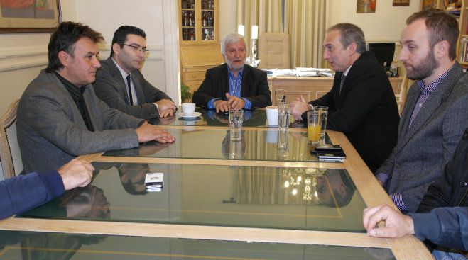 &Delta;&omega;&rho;&epsilon;ά &omicron;&chi;ή&mu;&alpha;&tau;&omicron;&sigmaf; &sigma;&tau;&omicron;&nu; &Kappa;&upsilon;&nu;&eta;&gamma;&epsilon;&tau;&iota;&kappa;ό &Sigma;ύ&lambda;&lambda;&omicron;&gamma;&omicron; &Tau;&rho;ί&pi;&omicron;&lambda;&eta;&sigmaf; &gamma;&iota;&alpha; &tau;&eta;&nu; &kappa;&alpha;&tau;&alpha;&pi;&omicron;&lambda;έ&mu;&eta;&sigma;&eta; &tau;&eta;&sigmaf; &lambda;&alpha;&theta;&rho;&omicron;&theta;&eta;&rho;ί&alpha;&sigmaf;!