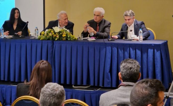 &Pi;&alpha;&rho;&omicron;&upsilon;&sigma;&iota;ά&sigma;&tau;&eta;&kappa;&epsilon; &tau;&omicron; &beta;&iota;&beta;&lambda;ί&omicron; &tau;&omicron;&upsilon; &Omicron;&delta;&upsilon;&sigma;&sigma;έ&alpha; &Kappa;&omega;&nu;&sigma;&tau;&alpha;&nu;&tau;&iota;&nu;ό&pi;&omicron;&upsilon;&lambda;&omicron;&upsilon; &sigma;&tau;&eta;&nu; &Alpha;&theta;ή&nu;&alpha; (&epsilon;&iota;&kappa;ό&nu;&epsilon;&sigmaf;)