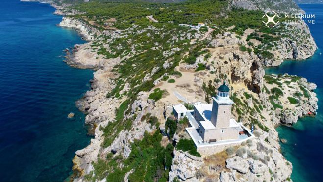 &Phi;ά&rho;&omicron;&sigmaf; &Mu;&epsilon;&lambda;&alpha;&gamma;&kappa;ά&beta;&iota; | &Omicron; &pi;έ&tau;&rho;&iota;&nu;&omicron;&sigmaf; &phi;ά&rho;&omicron;&sigmaf; &tau;&omicron;&upsilon; &Kappa;&omicron;&rho;&iota;&nu;&theta;&iota;&alpha;&kappa;&omicron;ύ (vd)