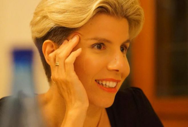 &Nu;έ&alpha; &kappa;&alpha;&tau;&alpha;&gamma;&gamma;&epsilon;&lambda;ί&alpha; &sigma;&omicron;&kappa; &gamma;&iota;&alpha; &gamma;&nu;&omega;&sigma;&tau;ό &sigma;&kappa;&eta;&nu;&omicron;&theta;έ&tau;&eta;: &laquo;&Mu;&alpha;&sigmaf; &zeta;ή&tau;&alpha;&gamma;&epsilon; &nu;&alpha; &alpha;&upsilon;&nu;&alpha;&nu;&iota;&sigma;&tau;&omicron;ύ&mu;&epsilon;, &chi;&alpha;&sigma;&tau;&omicron;ύ&kappa;&iota;&sigma;&epsilon; &kappa;&omicron;&pi;έ&lambda;&alpha;&raquo; (vd)