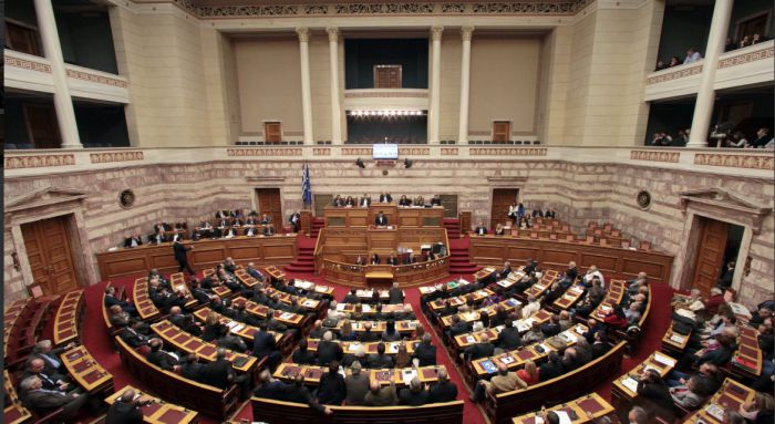 &Epsilon;&rho;&gamma;&alpha;&zeta;ό&mu;&epsilon;&nu;&omicron;&iota; &Delta;&Epsilon;&Eta; &pi;&rho;&omicron;&sigmaf; &beta;&omicron;&upsilon;&lambda;&epsilon;&upsilon;&tau;έ&sigmaf;: "&Alpha;&nu; &psi;&eta;&phi;ί&sigma;&epsilon;&tau;&epsilon; &tau;&omicron; &nu;&omicron;&mu;&omicron;&sigma;&chi;έ&delta;&iota;&omicron;, &theta;&alpha; &delta;&iota;&alpha;&lambda;&upsilon;&theta;&epsilon;ί &eta; &Delta;&Epsilon;&Eta;"
