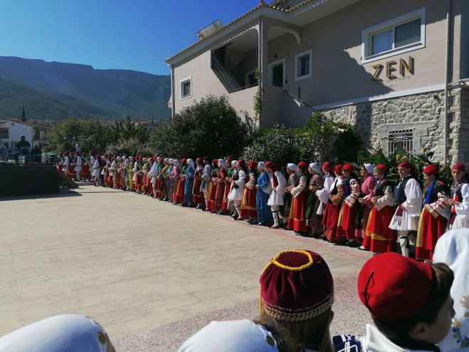 &Eta; &tau;&eta;&lambda;&epsilon;&omicron;&pi;&tau;&iota;&kappa;ή &epsilon;&kappa;&pi;&omicron;&mu;&pi;ή "&Alpha;&pi;ό &tau;ό&pi;&omicron; &sigma;&epsilon; &tau;ό&pi;&omicron;" έ&kappa;&alpha;&nu;&epsilon; &gamma;&upsilon;&rho;ί&sigma;&mu;&alpha;&tau;&alpha; &sigma;&tau;&omicron;&nu; &pi;&alpha;&nu;έ&mu;&omicron;&rho;&phi;&omicron; &Tau;&upsilon;&rho;ό! (&epsilon;&iota;&kappa;ό&nu;&epsilon;&sigmaf;)