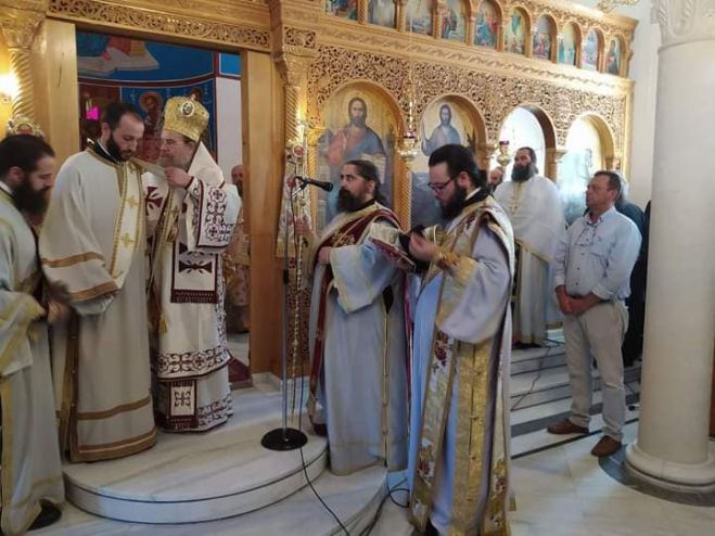 &Kappa;ά&psi;&iota;&alpha; | &Chi;&epsilon;&iota;&rho;&omicron;&tau;&omicron;&nu;ή&theta;&eta;&kappa;&epsilon; &delta;&iota;ά&kappa;&omicron;&nu;&omicron;&sigmaf; &omicron; &Gamma;&iota;ά&nu;&nu;&eta;&sigmaf; &Pi;&alpha;&zeta;&iota;&omicron;ύ&rho;&omicron;&sigmaf; (&epsilon;&iota;&kappa;ό&nu;&epsilon;&sigmaf;)