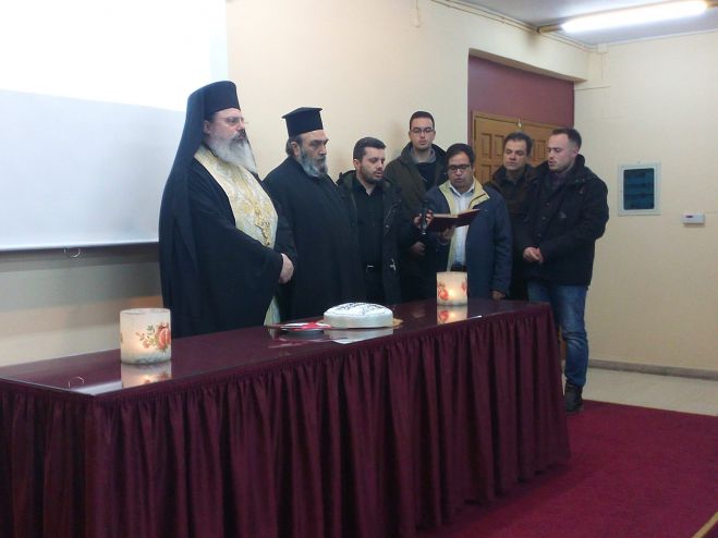 &Omicron; &Sigma;ύ&lambda;&lambda;&omicron;&gamma;&omicron;&sigmaf; &Alpha;&lambda;&lambda;&eta;&lambda;&omicron;&beta;&omicron;&eta;&theta;&epsilon;ί&alpha;&sigmaf; &Sigma;&epsilon;&chi;ί&omicron;&upsilon; έ&kappa;&omicron;&psi;&epsilon; &tau;&eta;&nu; &pi;ί&tau;&alpha; &tau;&omicron;&upsilon; (&epsilon;&iota;&kappa;ό&nu;&epsilon;&sigmaf;)