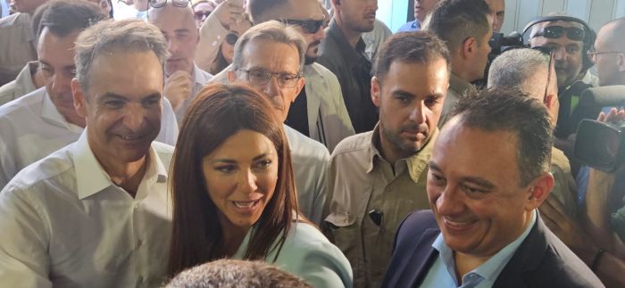 ΔΕΘ | Ζαχαράκη και Βλάσης υποδέχθηκαν τον Μητσοτάκη στο περίπτερο του Υπουργείου Παιδείας (εικόνες)