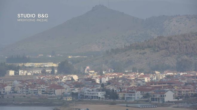 Σκόνη από την Αφρική κάλυψε το Ναύπλιο (vd)