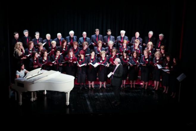 &Eta; &Chi;&omicron;&rho;&omega;&delta;ί&alpha; &Tau;&rho;ί&pi;&omicron;&lambda;&eta;&sigmaf; &laquo;&alpha;&nu;&epsilon;&beta;&alpha;ί&nu;&epsilon;&iota;&raquo; &sigma;&tau;&eta; &Theta;&epsilon;&sigma;&sigma;&alpha;&lambda;&omicron;&nu;ί&kappa;&eta; &kappa;&alpha;&iota; &hellip;