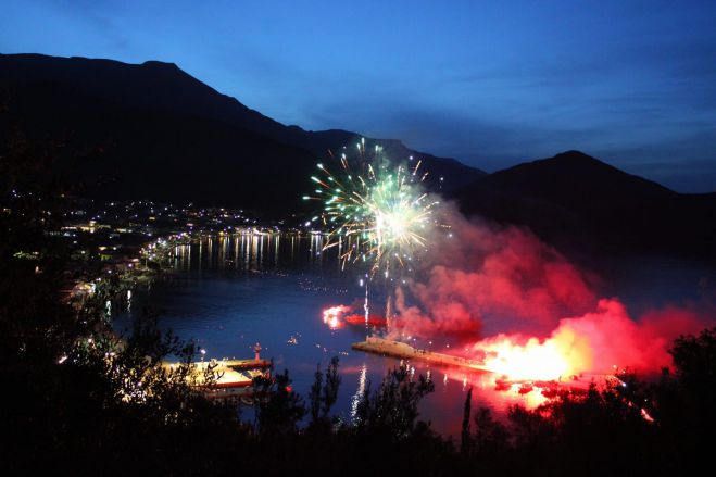 &Mu;&omicron;&nu;&alpha;&delta;&iota;&kappa;ή &epsilon;&mu;&pi;&epsilon;&iota;&rho;ί&alpha; &tau;&omicron; &Pi;ά&sigma;&chi;&alpha; &sigma;&tau;&omicron;&nu; &Tau;&upsilon;&rho;ό - &Tau;&omicron; &pi;&rho;ό&gamma;&rho;&alpha;&mu;&mu;&alpha; &tau;&omega;&nu; &epsilon;&kappa;&delta;&eta;&lambda;ώ&sigma;&epsilon;&omega;&nu;