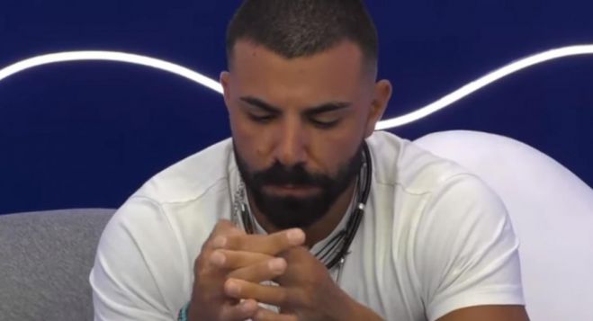 Big Brother | &Tau;&rho;&epsilon;&iota;&sigmaf; &mu;&epsilon;&gamma;ά&lambda;&omicron;&iota; &chi;&omicron;&rho;&eta;&gamma;&omicron;ί &alpha;&pi;&omicron;&sigma;ύ&rho;&omicron;&nu;&tau;&alpha;&iota; &alpha;&pi;ό &tau;&omicron; &rho;&iota;ά&lambda;&iota;&tau;&iota; &mu;&epsilon;&tau;ά &tau;&iota;&sigmaf; ά&theta;&lambda;&iota;&epsilon;&sigmaf; &delta;&eta;&lambda;ώ&sigma;&epsilon;&iota;&sigmaf; &pi;&epsilon;&rho;ί &beta;&iota;&alpha;&sigma;&mu;&omicron;ύ