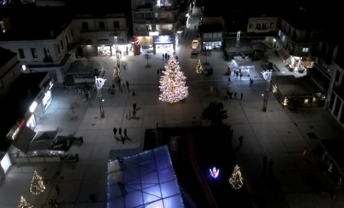 &Tau;&rho;ί&pi;&omicron;&lambda;&eta; ... &sigma;&alpha;&nu; &pi;&alpha;&rho;&alpha;&mu;ύ&theta;&iota; | &Pi;&epsilon;&tau;ώ&nu;&tau;&alpha;&sigmaf; &mu;&epsilon; drone &pi;ά&nu;&omega; &alpha;&pi;ό &tau;&eta; &Chi;&rho;&iota;&sigma;&tau;&omicron;&upsilon;&gamma;&epsilon;&nu;&nu;&iota;ά&tau;&iota;&kappa;&eta; &pi;ό&lambda;&eta;! (vd)