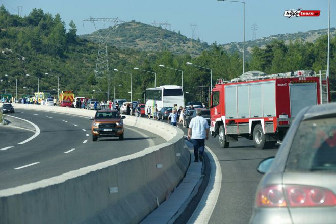 Τροχαίο λίγο μετά τον κόμβο της Μάκρης (εικόνες)