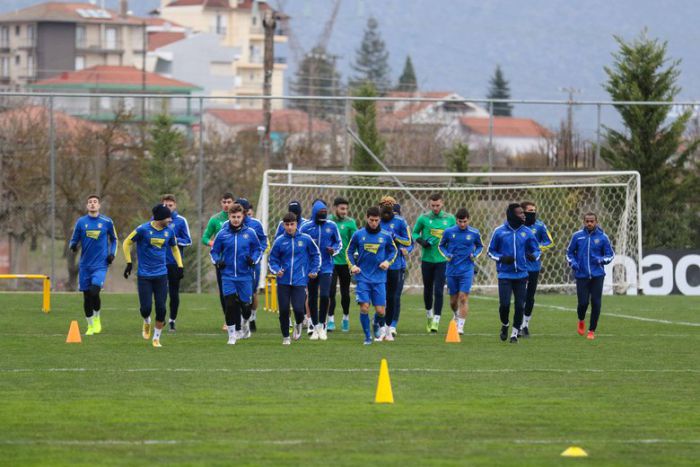 &Chi;&omega;&rho;ί&sigmaf; &tau;έ&sigma;&sigma;&epsilon;&rho;&iota;&sigmaf; &pi;&alpha;ί&chi;&tau;&epsilon;&sigmaf; &omicron; &Alpha;&sigma;&tau;έ&rho;&alpha;&sigmaf; &alpha;&pi;έ&nu;&alpha;&nu;&tau;&iota; &sigma;&tau;&omicron;&nu; &Omicron;&lambda;&upsilon;&mu;&pi;&iota;&alpha;&kappa;ό!