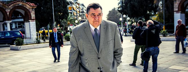 &Kappa;&alpha;&rho;&alpha;&tau;&zeta;&alpha;&phi;έ&rho;&eta;&sigmaf; &gamma;&iota;&alpha; &Alpha;&nu;&delta;&rho;&omicron;&upsilon;&lambda;ά&kappa;&eta;: "&Tau;&omicron; &pi;&alpha;&iota;&delta;ί &beta;&rho;ί&sigma;&kappa;&epsilon;&tau;&alpha;&iota; &sigma;&epsilon; &mu;&omicron;&nu;ό&delta;&rho;&omicron;&mu;&omicron;. '&Eta; &theta;&alpha; &gamma;ί&nu;&epsilon;&iota; &Alpha;&nu;&tau;&iota;&pi;&rho;ό&epsilon;&delta;&rho;&omicron;&sigmaf; &sigma;&tau;&eta;&nu; &Kappa;&upsilon;&beta;έ&rho;&nu;&eta;&sigma;&eta; &Mu;&eta;&tau;&sigma;&omicron;&tau;ά&kappa;&eta; ή &theta;&alpha; &pi;ά&epsilon;&iota; &sigma;&pi;ί&tau;&iota; &tau;&omicron;&upsilon;"!