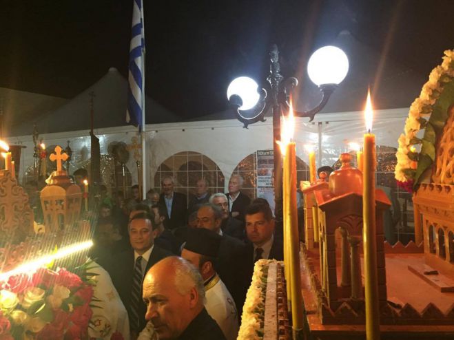 Πολύς κόσμος στην περιφορά του Επιταφίου στο Άστρος (εικόνες)