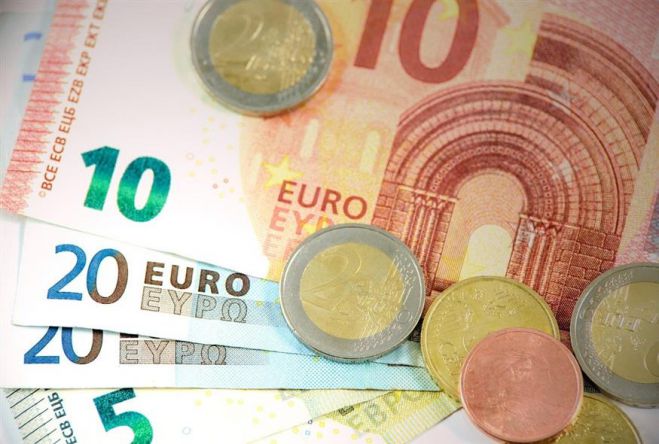 «Σήμα κινδύνου» από την Κεντρική Τράπεζα Ολλανδίας: «Κρατήστε μετρητά στο σπίτι»