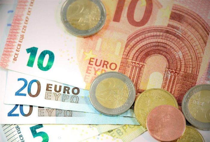 «Σήμα κινδύνου» από την Κεντρική Τράπεζα Ολλανδίας: «Κρατήστε μετρητά στο σπίτι»