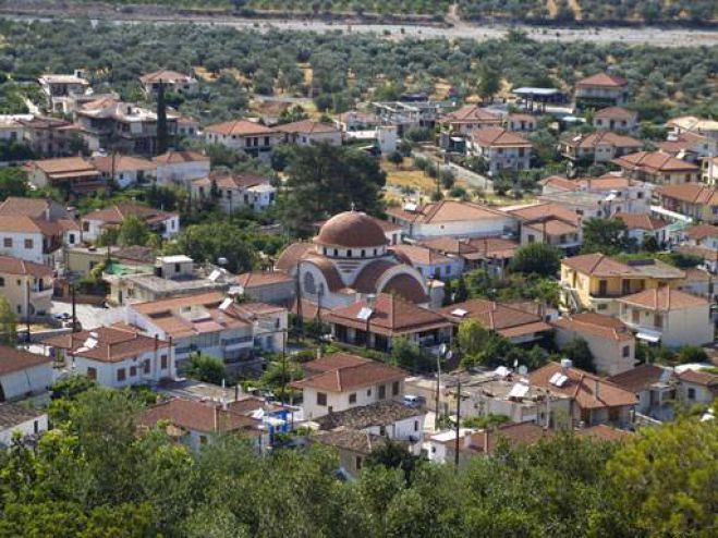 Κυνουρία | Δημοπρασία για την ανάπτυξη τραπεζοκαθισμάτων στην πλατεία του Αγίου Ανδρέα