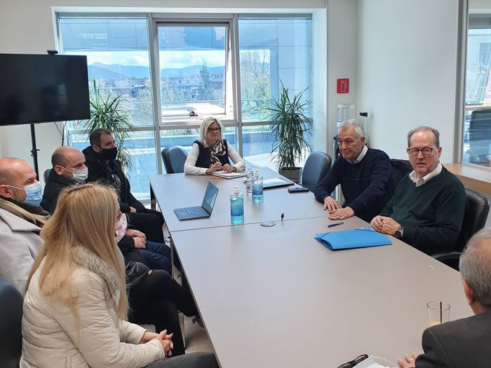 &Sigma;&upsilon;&nu;ά&nu;&tau;&eta;&sigma;&eta; &tau;&omicron;&upsilon; &pi;&epsilon;&rho;&iota;&phi;&epsilon;&rho;&epsilon;&iota;ά&rho;&chi;&eta; &Pi;&epsilon;&lambda;&omicron;&pi;&omicron;&nu;&nu;ή&sigma;&omicron;&upsilon; &Pi;. &Nu;ί&kappa;&alpha; &mu;&epsilon; &tau;&omicron;&upsilon;&sigmaf; &alpha;&pi;&alpha;&sigma;&chi;&omicron;&lambda;&omicron;ύ&mu;&epsilon;&nu;&omicron;&upsilon;&sigmaf; &sigma;&tau;&omicron; &pi;&rho;ό&gamma;&rho;&alpha;&mu;&mu;&alpha; RIS3