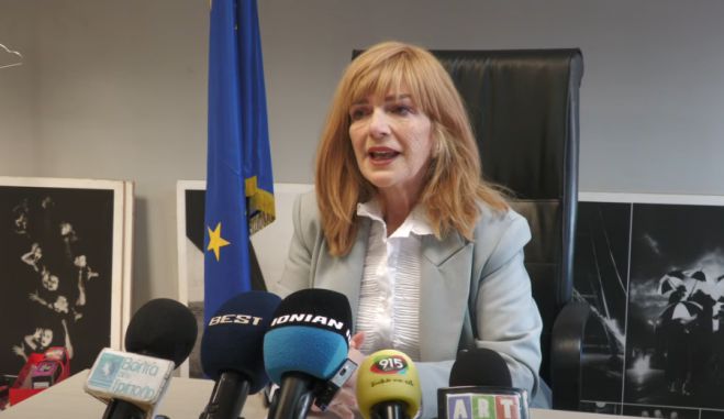 &Epsilon;&nu;&eta;&mu;&epsilon;&rho;&omega;&tau;&iota;&kappa;ή &omicron;&mu;&iota;&lambda;ί&alpha; &mu;&epsilon; &theta;έ&mu;&alpha; &tau;&eta;&nu; &upsilon;&pi;&omicron;&gamma;&omicron;&nu;&iota;&mu;ό&tau;&eta;&tau;&alpha; &kappa;&alpha;&iota; &tau;&omicron; &delta;&eta;&mu;&omicron;&gamma;&rho;&alpha;&phi;&iota;&kappa;ό &pi;&rho;ό&beta;&lambda;&eta;&mu;&alpha;