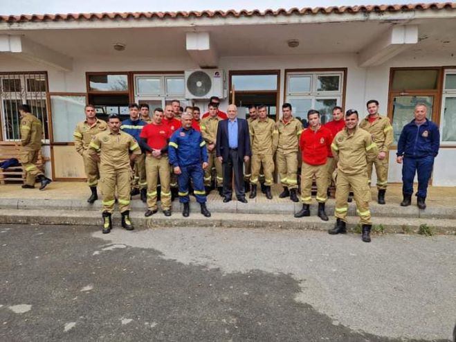 Κοντά στους πυροσβέστες ο Γιώργος Παπαηλιού - Ζητά λύσεις για αιτήματά τους (εικόνες)