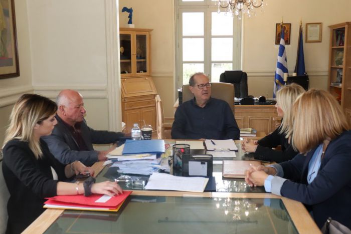 Υποδομές για τα ΑμεΑ  με αξιοποίηση πόρων από το ΠΕΠ ήταν αντικείμενο σύσκεψης που έγινε στην Περιφέρεια