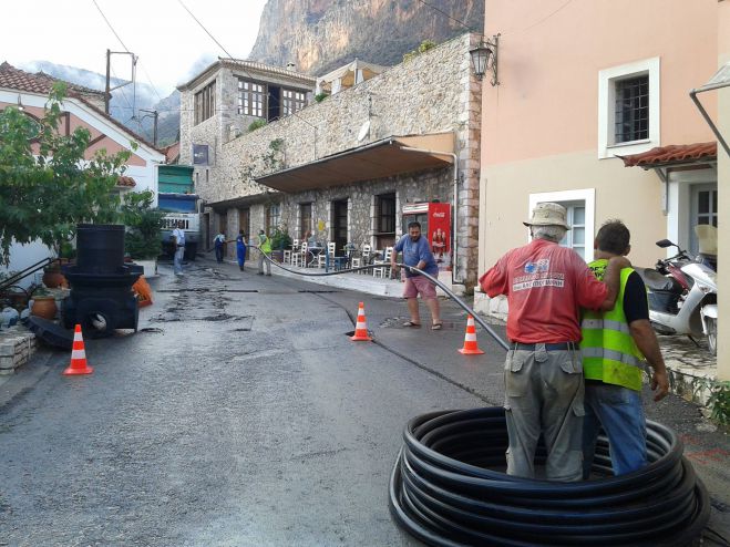 &quot;Τέλος&quot; ο αμίαντος στην αγορά του Λεωνιδίου (εικόνες)