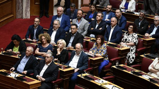 Τροπολογία ΚΚΕ | Επαναφορά του 13ου - 14ου μισθού και σύνταξης στους εργαζόμενους και τους συνταξιούχους