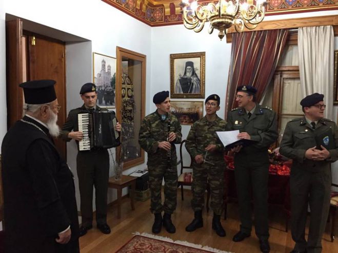 Τα παραδοσιακά Πρωτοχρονιάτικα κάλαντα έψαλλαν στον Μητροπολίτη Αλέξανδρο! (εικόνες)