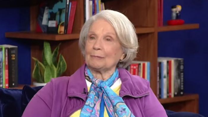 &Pi;έ&theta;&alpha;&nu;&epsilon; &sigma;&epsilon; &eta;&lambda;&iota;&kappa;ί&alpha; 92 &epsilon;&tau;ώ&nu; &eta; &eta;&theta;&omicron;&pi;&omicron;&iota;ό&sigmaf; &Mu;έ&lambda;&pi;&omega; &Zeta;&alpha;&rho;ό&kappa;&omega;&sigma;&tau;&alpha;