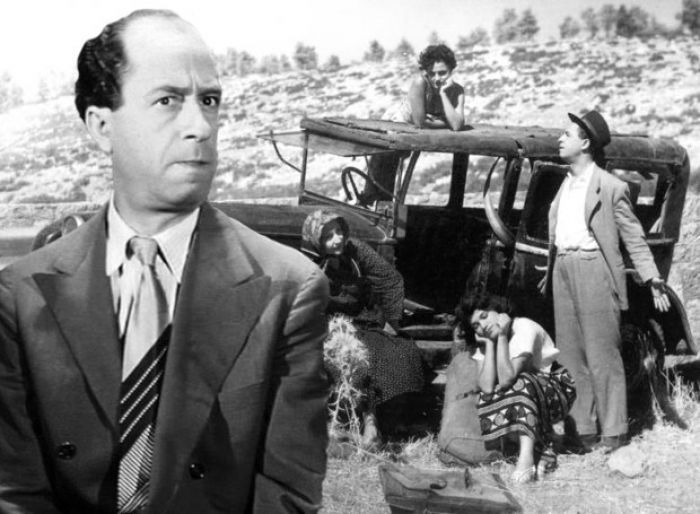 &Sigma;&alpha;&nu; &sigma;ή&mu;&epsilon;&rho;&alpha; ... έ&phi;&upsilon;&gamma;&epsilon; &alpha;&pi;ό &tau;&eta; &zeta;&omega;ή &omicron; &Gamma;&omicron;&rho;&tau;ύ&nu;&iota;&omicron;&sigmaf; &eta;&theta;&omicron;&pi;&omicron;&iota;ό&sigmaf; &Mu;ί&mu;&eta;&sigmaf; &Phi;&omega;&tau;ό&pi;&omicron;&upsilon;&lambda;&omicron;&sigmaf;