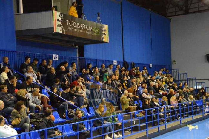 &Alpha;&nu;&tau;ί&delta;&rho;&alpha;&sigma;&eta; &Alpha;&rho;&kappa;&alpha;&delta;&iota;&kappa;&omicron;ύ &gamma;&iota;&alpha; &tau;&eta;&nu; &alpha;&nu;&alpha;&kappa;&omicron;ί&nu;&omega;&sigma;&eta; &tau;&omicron;&upsilon; &Epsilon;&theta;&nu;&iota;&kappa;&omicron;ύ: "&Epsilon;&xi;&alpha;&iota;&rho;&epsilon;&tau;&iota;&kappa;ό&sigmaf; ά&nu;&theta;&rho;&omega;&pi;&omicron;&sigmaf; &kappa;&alpha;&iota; &epsilon;&pi;&iota;&sigma;&tau;ή&mu;&omicron;&nu;&alpha;&sigmaf; &omicron; &kappa;. &Tau;&sigma;&alpha;&kappa;&omega;&tau;ό&sigmaf;"