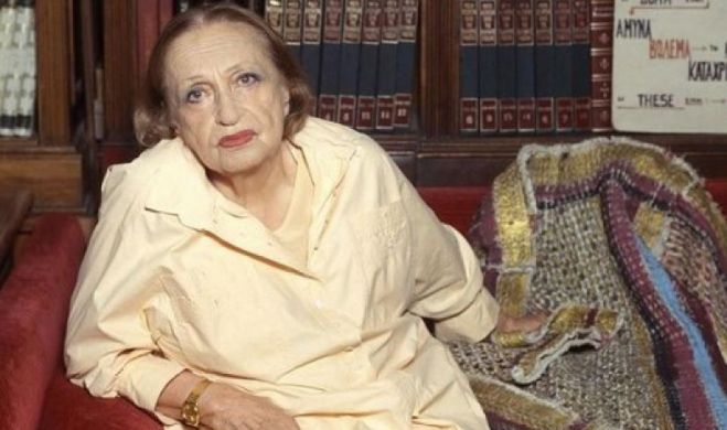 &Delta;ύ&omicron; &chi;&rho;ό&nu;&iota;&alpha; &chi;&omega;&rho;ί&sigmaf; &tau;&eta;&nu; &Nu;&tau;έ&nu;&eta; &Beta;&alpha;&chi;&lambda;&iota;ώ&tau;&eta; (&alpha;&pi;ό &tau;&alpha; &Lambda;&alpha;&gamma;&kappa;ά&delta;&iota;&alpha;)