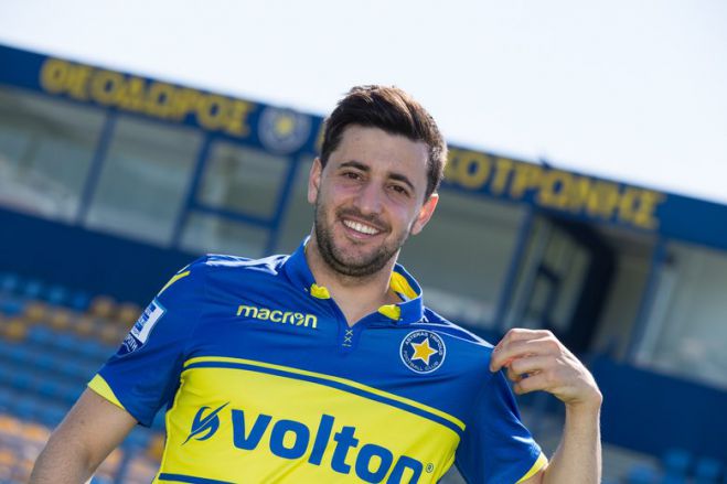 Tonso | &Tau;&omicron; 10ά&rho;&iota; &tau;&omicron;&upsilon; &Alpha;&sigma;&tau;έ&rho;&alpha; &epsilon;ί&nu;&alpha;&iota; &pi;ά&lambda;&iota; &epsilon;&delta;ώ! (vd)