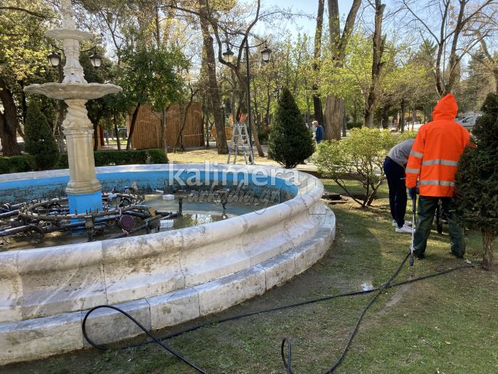 Εργασίες συντήρησης και καθαρισμού στο σιντριβάνι της Πλατείας Άρεως! (εικόνες - βίντεο)