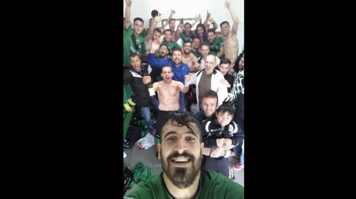 &Eta; ... selfie &tau;&omega;&nu; &pi;&rho;&omega;&tau;&alpha;&theta;&lambda;&eta;&tau;ώ&nu; &sigma;&tau;&omicron; &Lambda;&epsilon;&beta;ί&delta;&iota;!