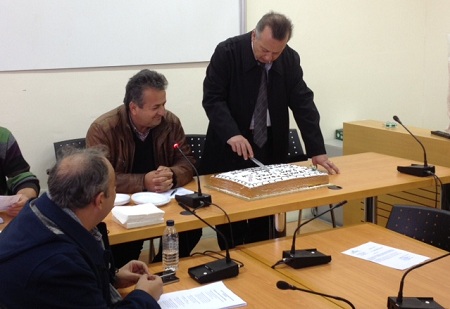 &Chi;&omega;&rho;ί&sigmaf; &alpha;&lambda;&lambda;&alpha;&gamma;ή &eta; &theta;έ&sigma;&eta; &tau;&omicron;&upsilon; &Pi;&rho;&omicron;έ&delta;&rho;&omicron;&upsilon; &tau;&omicron;&upsilon; &Delta;&Sigma; &Beta;ό&rho;&epsilon;&iota;&alpha;&sigmaf; &Kappa;&upsilon;&nu;&omicron;&upsilon;&rho;ί&alpha;&sigmaf;&ndash; &Tau;&alpha; &nu;έ&alpha; &mu;έ&lambda;&eta; &sigma;&epsilon; &Omicron;&iota;&kappa;&omicron;&nu;&omicron;&mu;&iota;&kappa;ή &kappa;&alpha;&iota; &Epsilon;&pi;&iota;&tau;&rho;&omicron;&pi;ή &Pi;&omicron;&iota;ό&tau;&eta;&tau;&alpha;&sigmaf; &Zeta;&omega;ή&sigmaf;