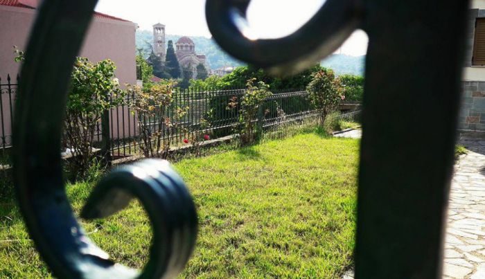 &Eta; &Beta;&lambda;&alpha;&chi;&omicron;&kappa;&epsilon;&rho;&alpha;&sigma;&iota;ά ... &sigma;ή&mu;&epsilon;&rho;&alpha;! (&epsilon;&iota;&kappa;ό&nu;&epsilon;&sigmaf;)