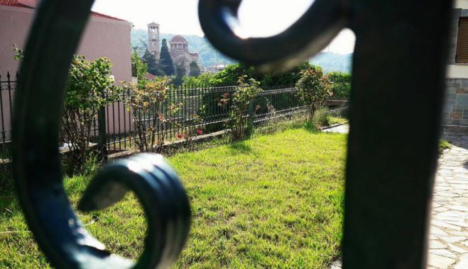 &Eta; &Beta;&lambda;&alpha;&chi;&omicron;&kappa;&epsilon;&rho;&alpha;&sigma;&iota;ά ... &sigma;ή&mu;&epsilon;&rho;&alpha;! (&epsilon;&iota;&kappa;ό&nu;&epsilon;&sigmaf;)