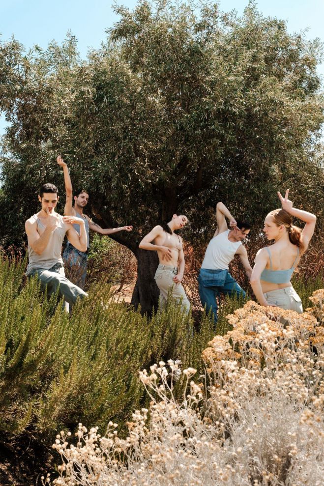 &Pi;&alpha;&rho;ά&sigma;&tau;&alpha;&sigma;&eta; &chi;&omicron;&rho;&omicron;ύ &sigma;&tau;&omicron;&nu; &alpha;&rho;&chi;&alpha;&iota;&omicron;&lambda;&omicron;&gamma;&iota;&kappa;ό &chi;ώ&rho;&omicron; &Mu;&alpha;&nu;&tau;&iota;&nu;&epsilon;ί&alpha;&sigmaf;