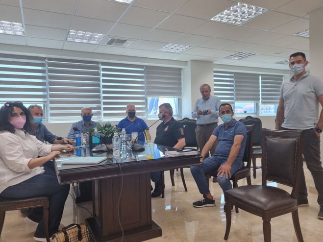 &Tau;&rho;ί&pi;&omicron;&lambda;&eta; | &Sigma;&upsilon;&nu;&epsilon;&delta;&rho;ί&alpha;&sigma;&epsilon; &tau;&omicron; &Sigma;&upsilon;&nu;&tau;&omicron;&nu;&iota;&sigma;&tau;&iota;&kappa;ό &Pi;&omicron;&lambda;&iota;&tau;&iota;&kappa;ή&sigmaf; &Pi;&rho;&omicron;&sigma;&tau;&alpha;&sigma;ί&alpha;&sigmaf; &upsilon;&pi;ό &tau;&omicron;&nu; &Alpha;&nu;&tau;&iota;&pi;&epsilon;&rho;&iota;&phi;&epsilon;&rho;&epsilon;&iota;ά&rho;&chi;&eta; &Lambda;&alpha;&mu;&pi;&rho;ό&pi;&omicron;&upsilon;&lambda;&omicron;