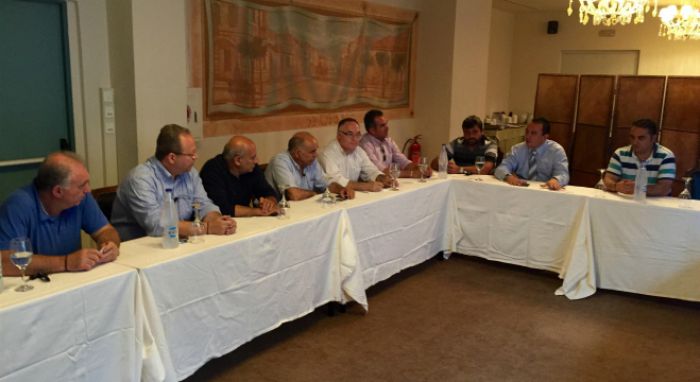 &Sigma;&upsilon;&nu;ά&nu;&tau;&eta;&sigma;&eta; &Beta;&lambda;ά&sigma;&eta; &mu;&epsilon; &phi;&omicron;&rho;&epsilon;ί&sigmaf; &tau;&eta;&sigmaf; &Alpha;&rho;&kappa;&alpha;&delta;ί&alpha;&sigmaf; &gamma;&iota;&alpha; &tau;&omicron; &laquo;&nu;&alpha;&iota;&raquo; &sigma;&tau;&omicron; &delta;&eta;&mu;&omicron;&psi;ή&phi;&iota;&sigma;&mu;&alpha;