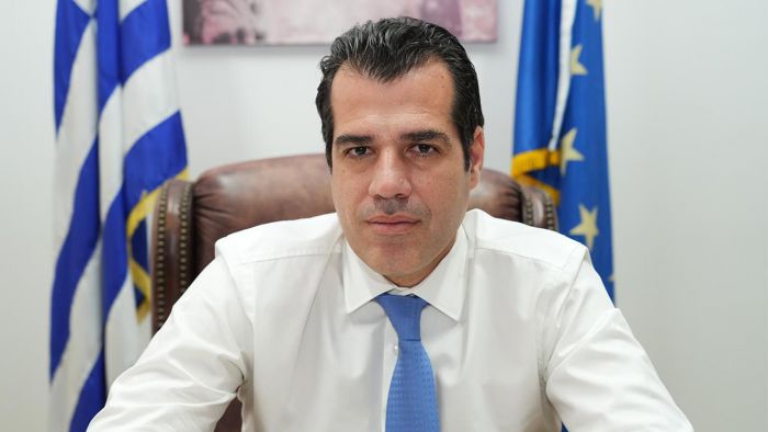 Υπουργός Υγείας: "Έρχονται τα εμβόλια για την μετάλλαξη Όμικρον"