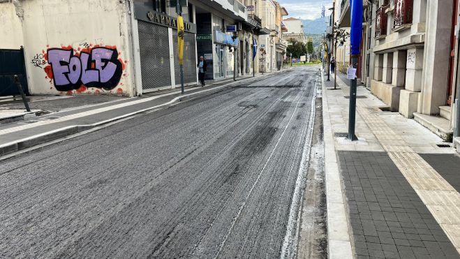 Κάθε μέρα έργα σε δρόμους της πόλης από τον Δήμο Τρίπολης - Σειρά είχε η "Εθνομαρτύρων" (vd)