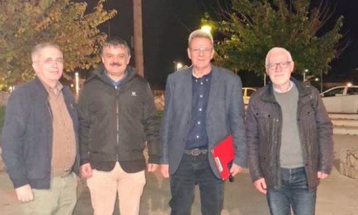 &Mu;ά&kappa;&alpha;&rho;&eta;&sigmaf; - &Phi;&alpha;&rho;ά&nu;&tau;&omicron;&sigmaf;: "&Omicron; &Pi;ά&rho;&nu;&omega;&nu;&alpha;&sigmaf; &epsilon;&kappa;&pi;έ&mu;&pi;&epsilon;&iota; SOS &ndash; Ό&chi;&iota; &sigma;&tau;&eta;&nu; &kappa;&alpha;&tau;&alpha;&sigma;&tau;&rho;&omicron;&phi;ή &tau;&eta;&sigmaf; &kappa;&lambda;&eta;&rho;&omicron;&nu;&omicron;&mu;&iota;ά&sigmaf; &tau;&eta;&sigmaf; &Alpha;&rho;&kappa;&alpha;&delta;ί&alpha;&sigmaf;"